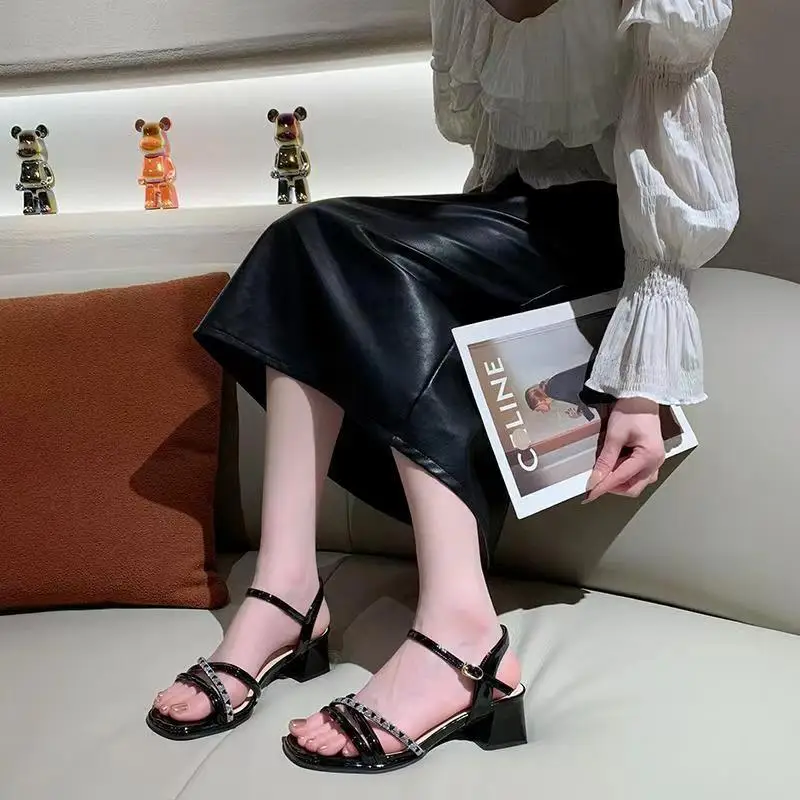 Summer 2024 New Fashion Fashion Line With Middle Heel Thick Heel Fairy Style Matching Skirt Roman Women'S Shoes