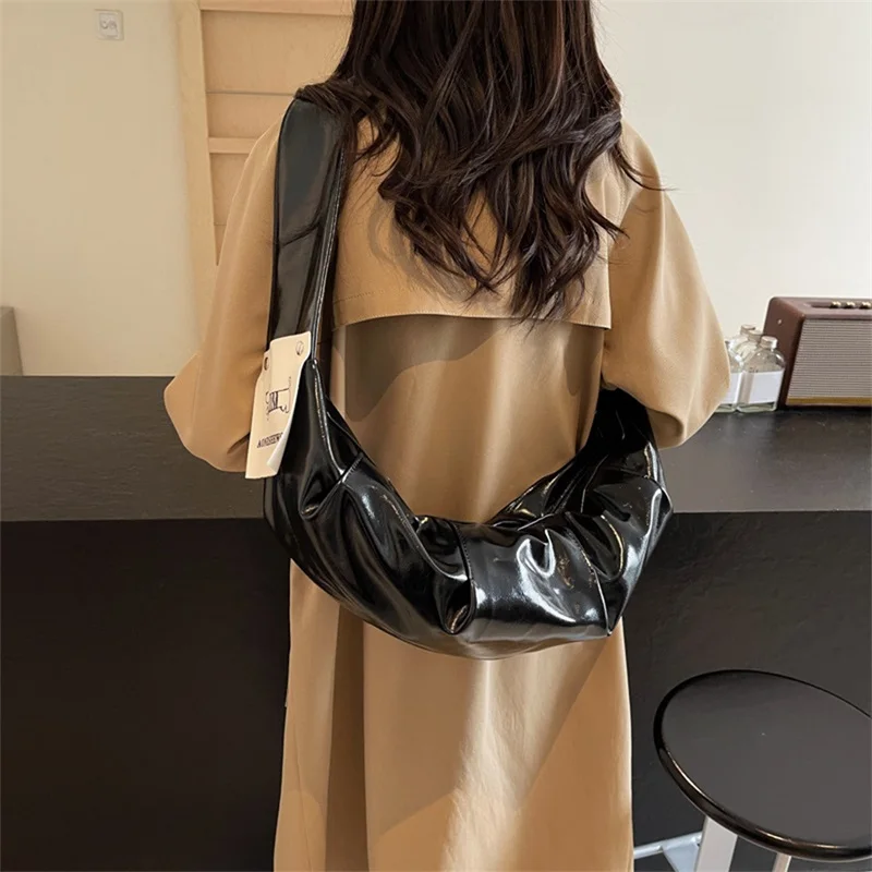 

Women Shoulder Bag, PU Leather Large Capacity Pleated Zipper Closure Crossbody Bag