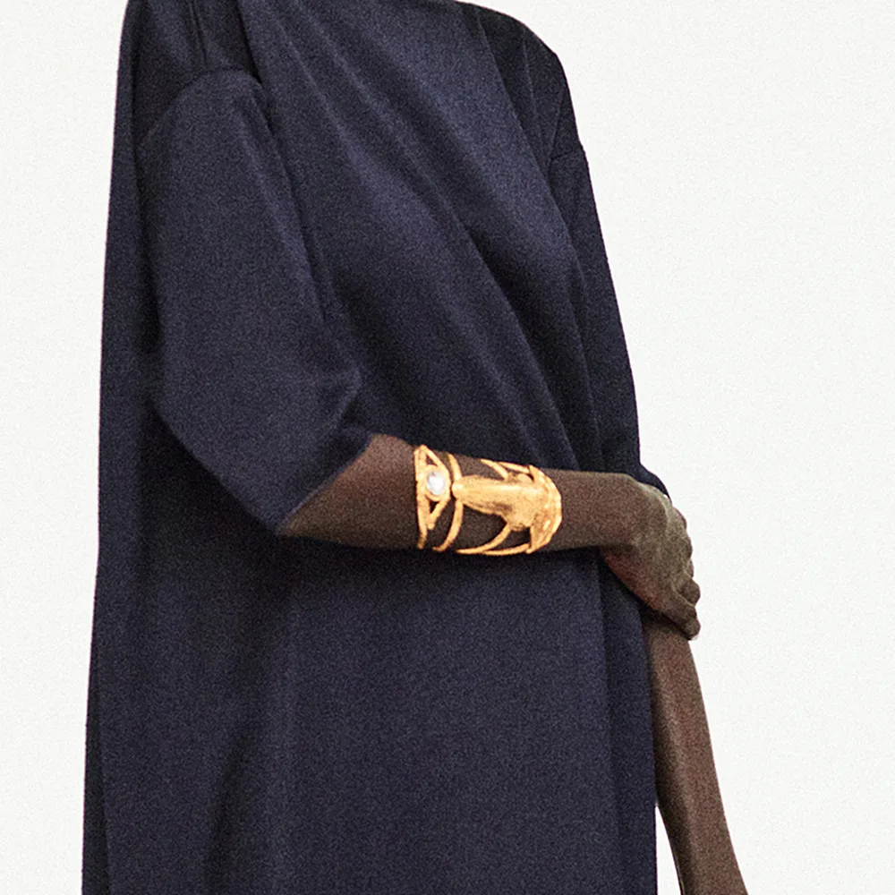 العلامة التجارية عرض الأزياء سبيكة متعددة الطبقات الأنف عيون الشفاه الكفة سوار للنساء مجوهرات مبالغ فيها اليد المفتوحة أساور اكسسوارات