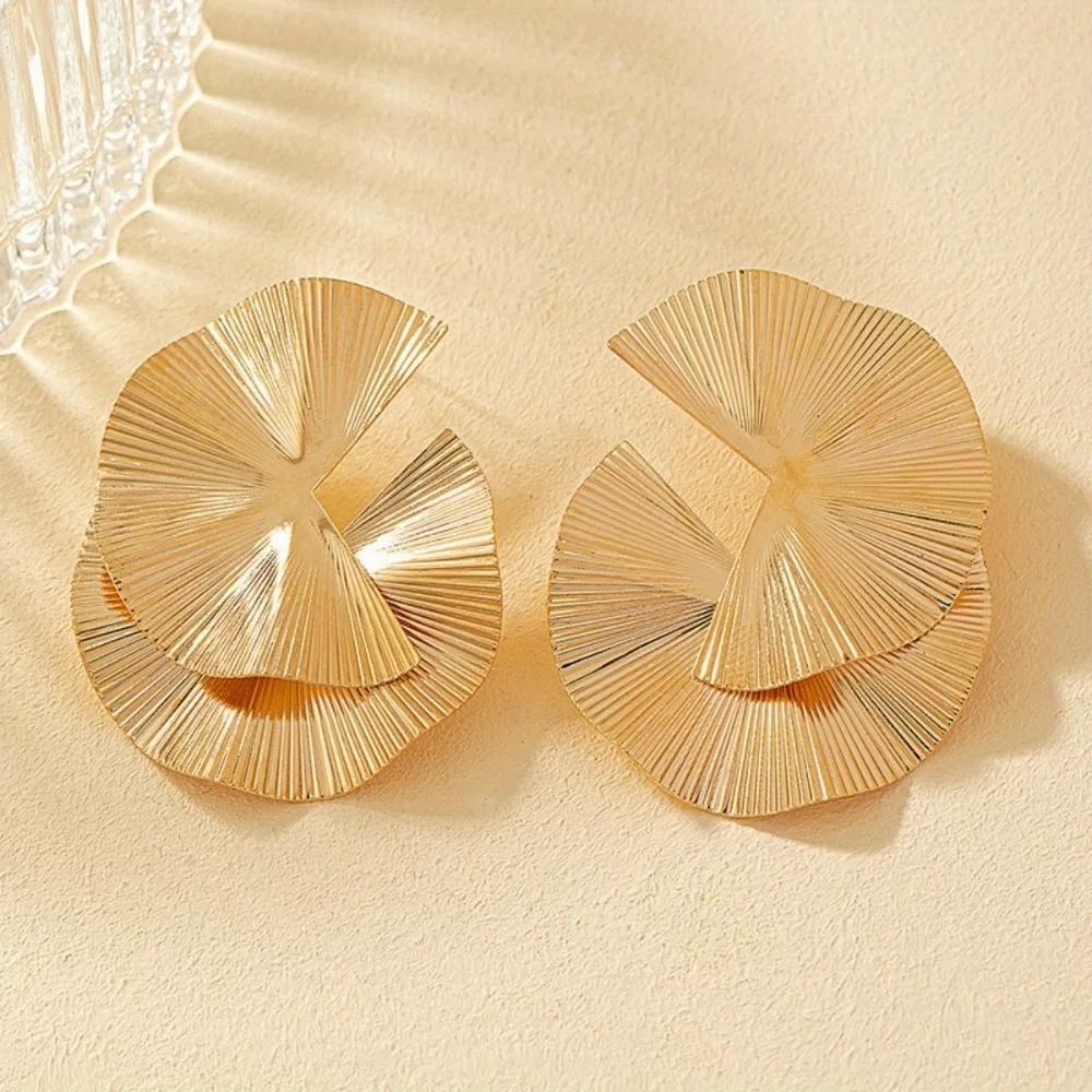 Golden Distorted Design Exaggerated Leaf Massive Earrings for Women Girls Party Holiday Metal Sexy Fashion Jewelry Accessories image 5