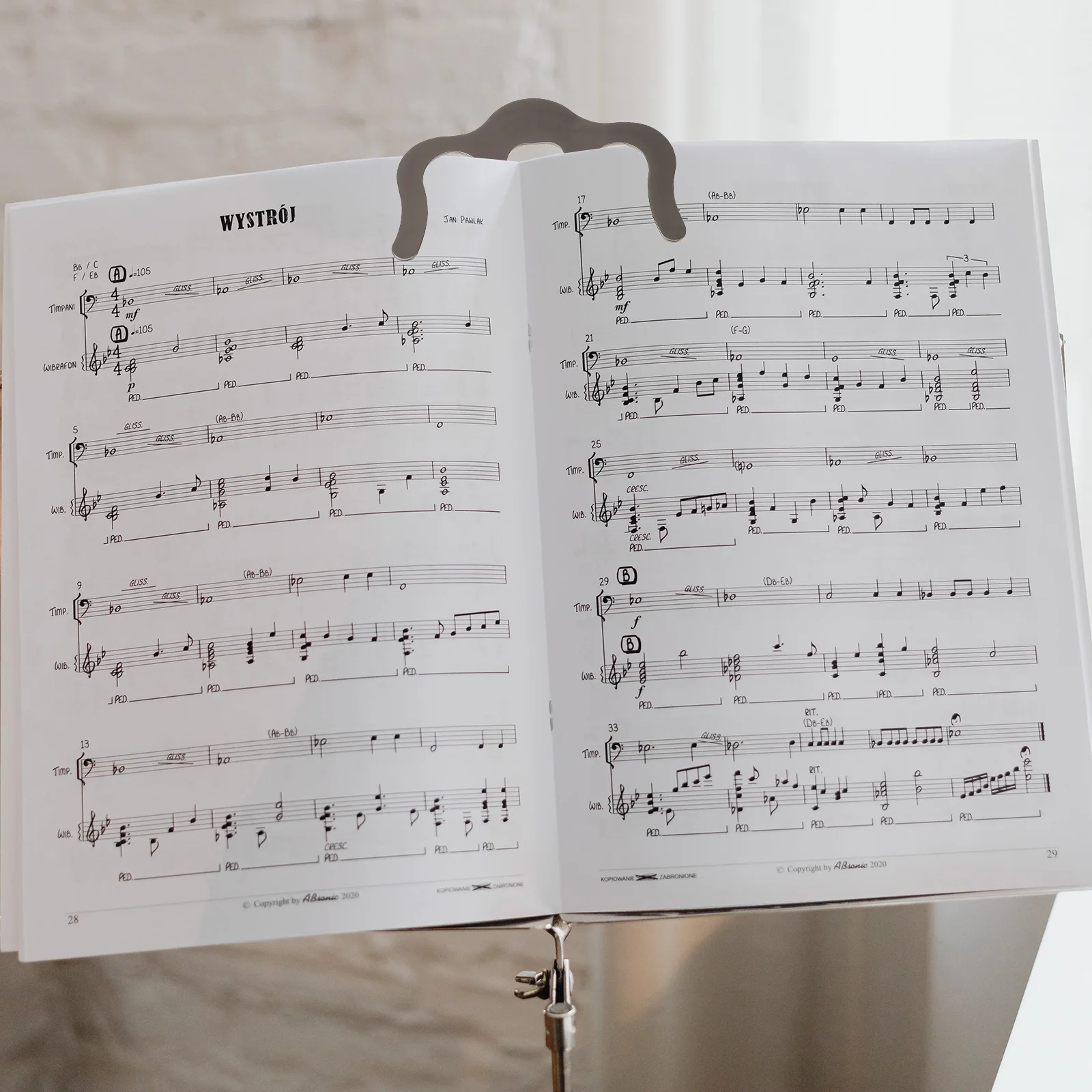 

2Pcs Piano Score Clip Black White Alloy Holding Pages Music Holder Note Book Paper Clips Stationary Reading Musicians Composers