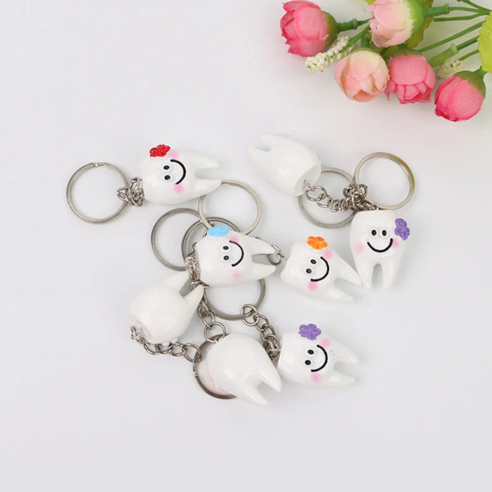 100pcs Dental Clinic Opening Gifts Teeth Shape Keychain Dentist Key Ring Backpack Pendant Clinic Decorations