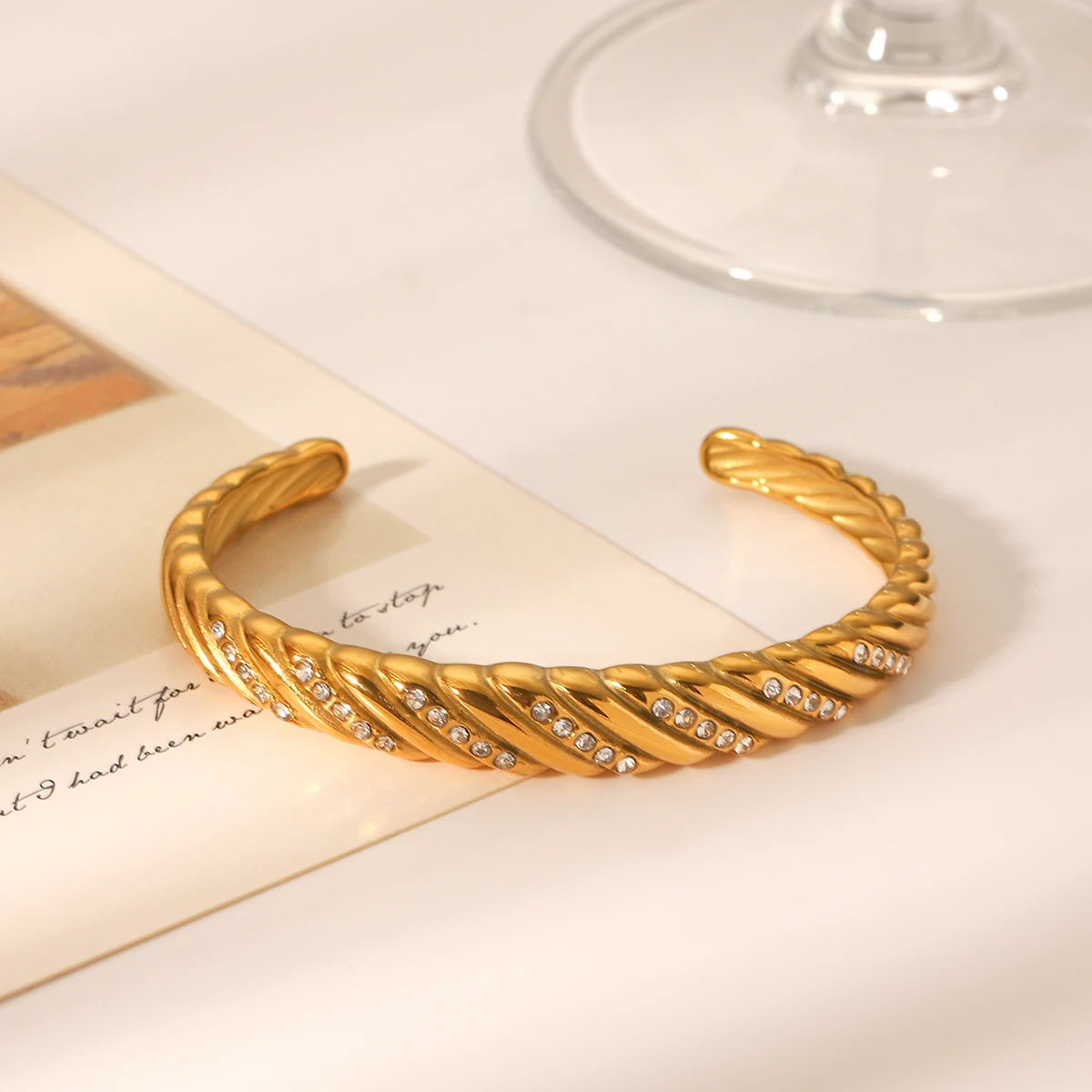 

Huang Chao Women Open Bracelet Twist Texture Stainless Steel Zircon Bracelet Waterproof Arm Jewelry Fashion Jewelry