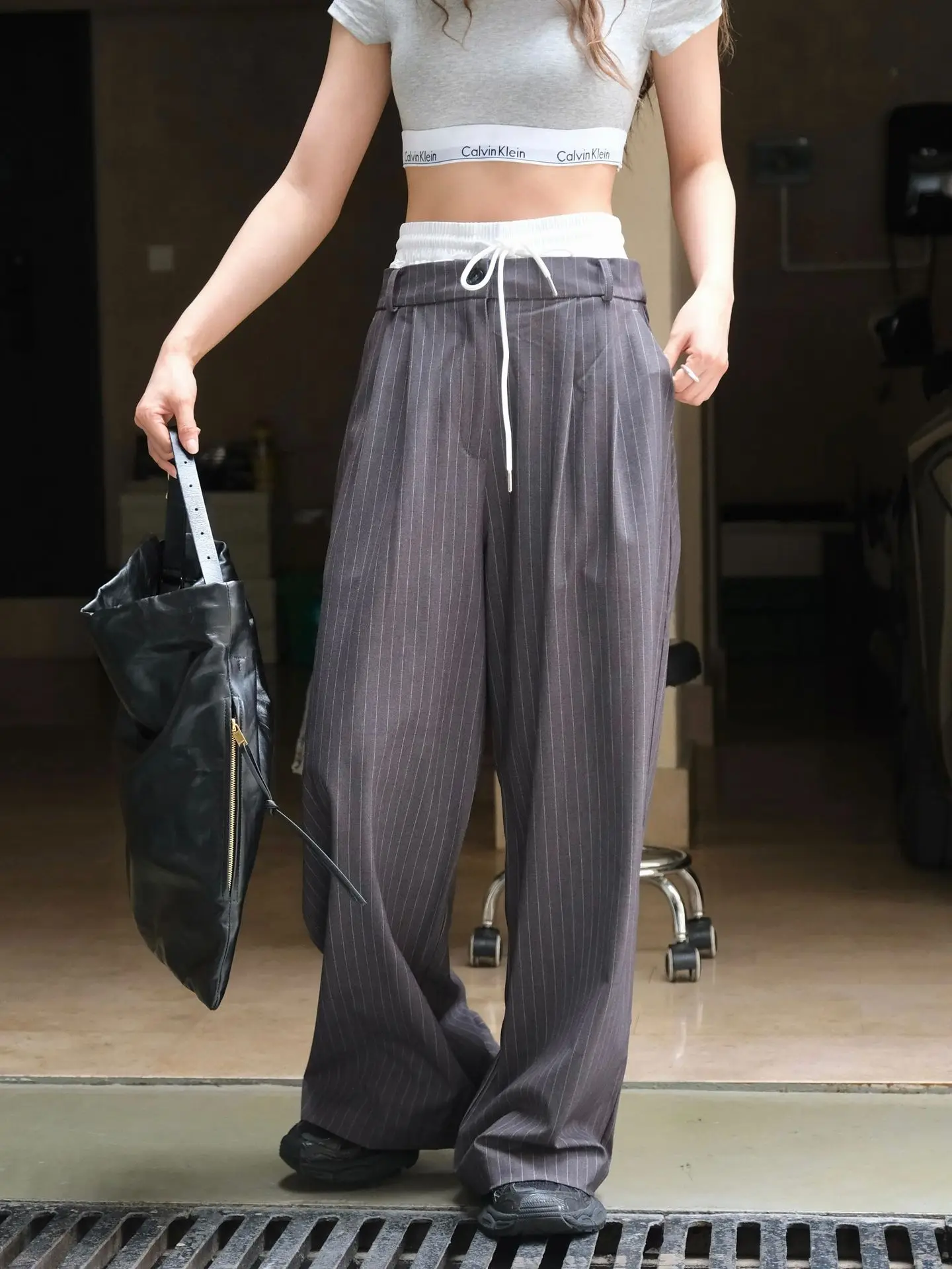 Woman sport chick classic grey trousers with top sport pants