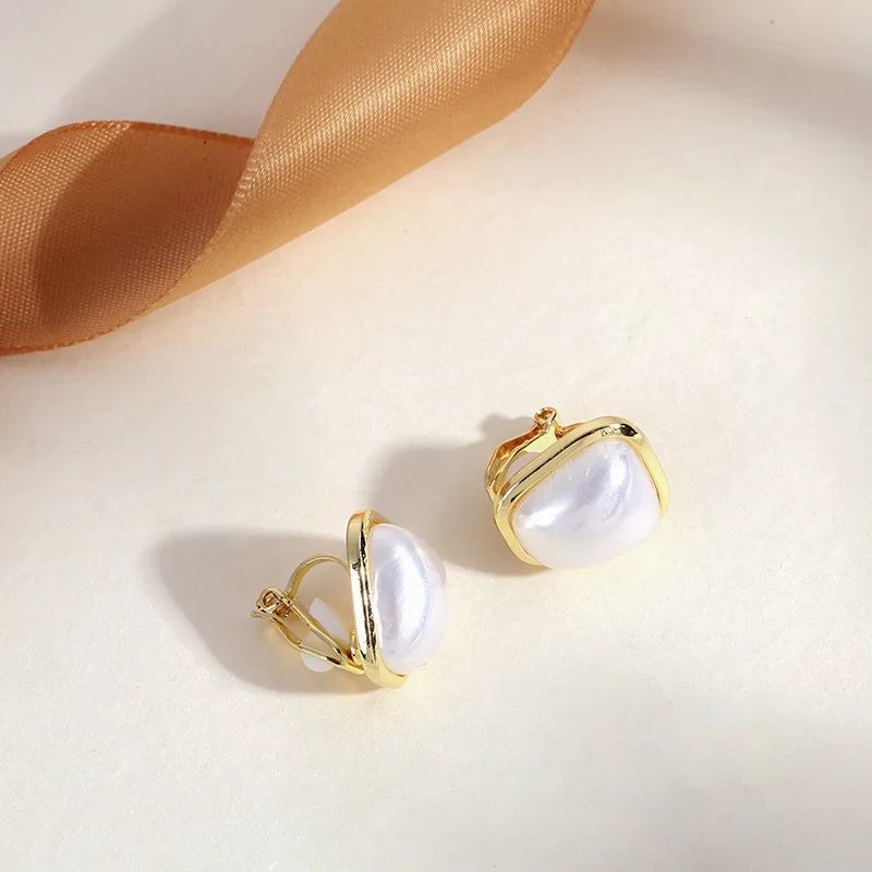 GRACE JUN New Arrival Clip on Earrings for Women\'s Fashion Pearl Enamel No Pierced Earrings Gold Color Cuff Earrings Ear Clip