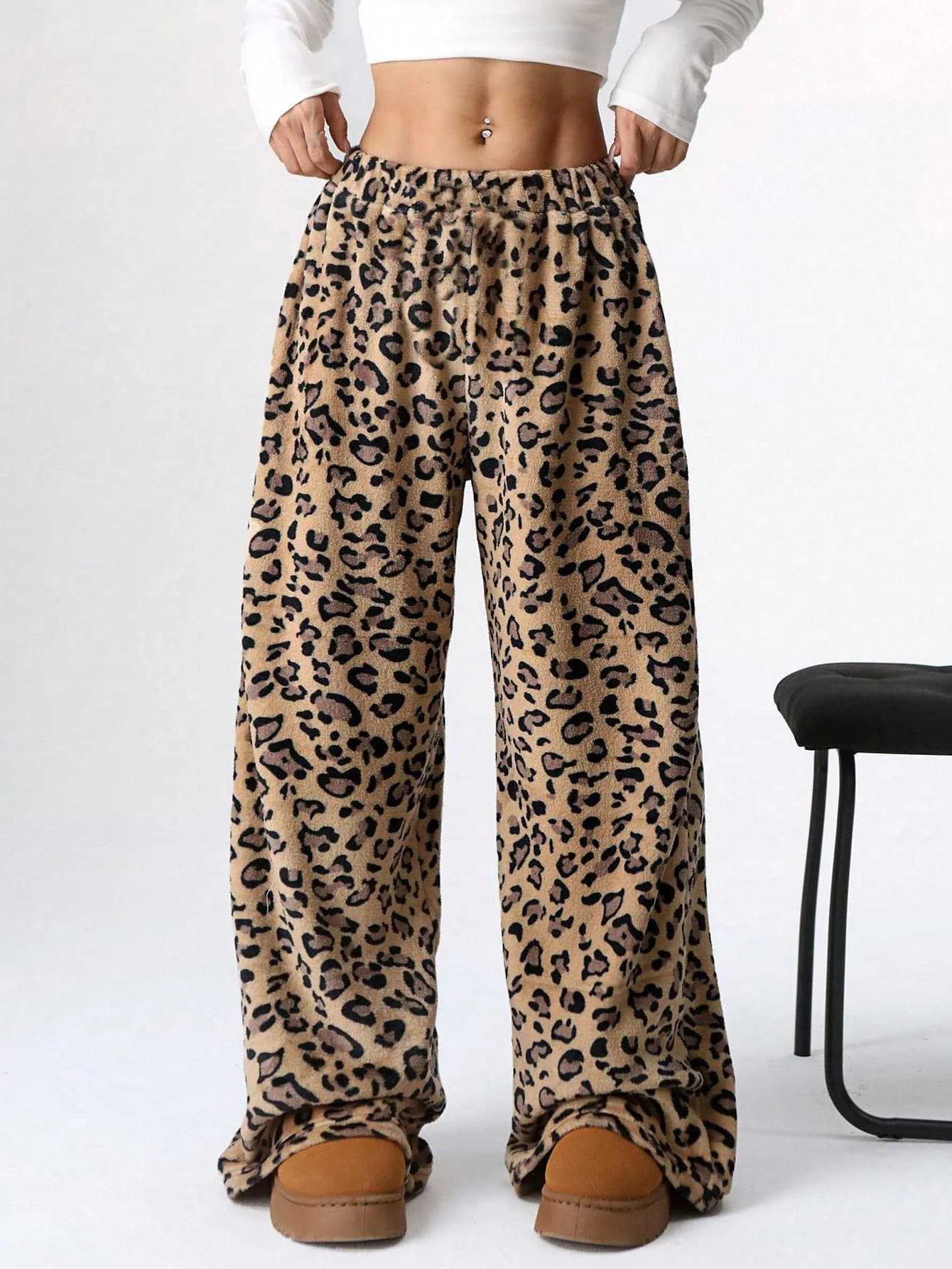 Pantalones de felpa de pierna ancha con estampado de leopardo para mujer, pantalones largos sueltos y peludos de cintura alta