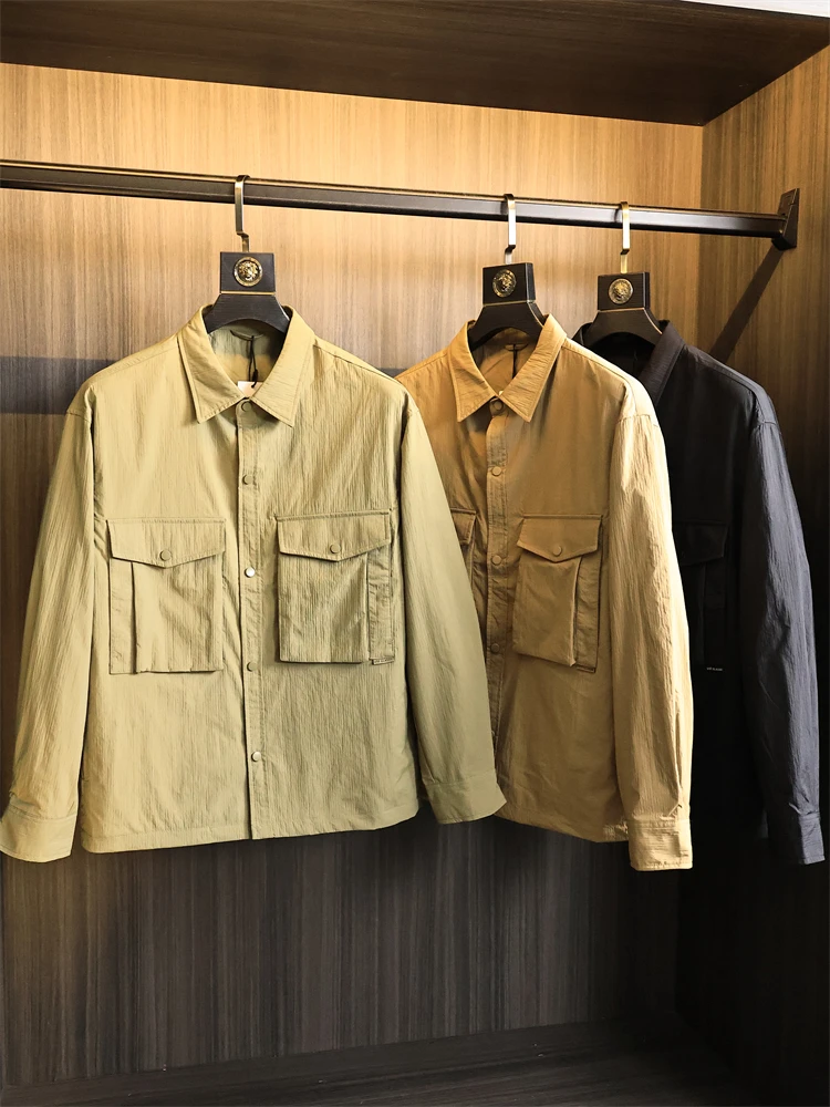 

Японская мужская однотонная дышащая модная осенняя ткань против морщин с воротником-стойкой и вертикальной текстурой