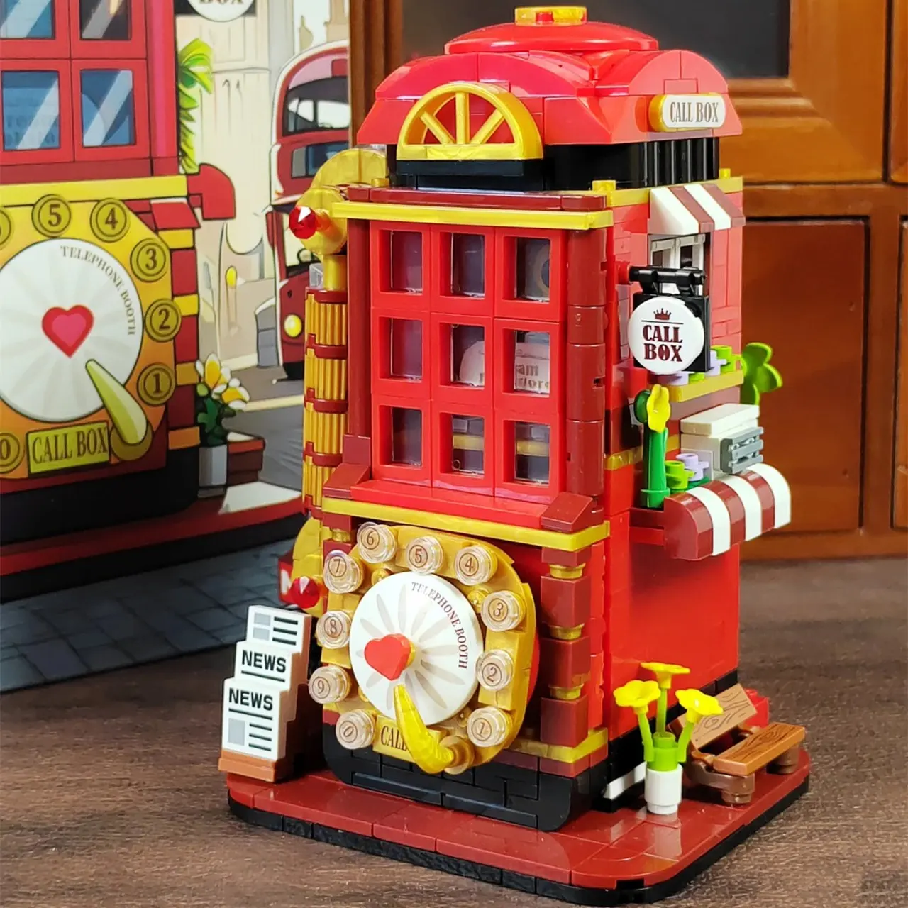 Retro Telephone Booth Building Block Puzzle DIY Model Assembly Bricks Retro Arcade Machine Desktop Ornament Model Christmas Gift