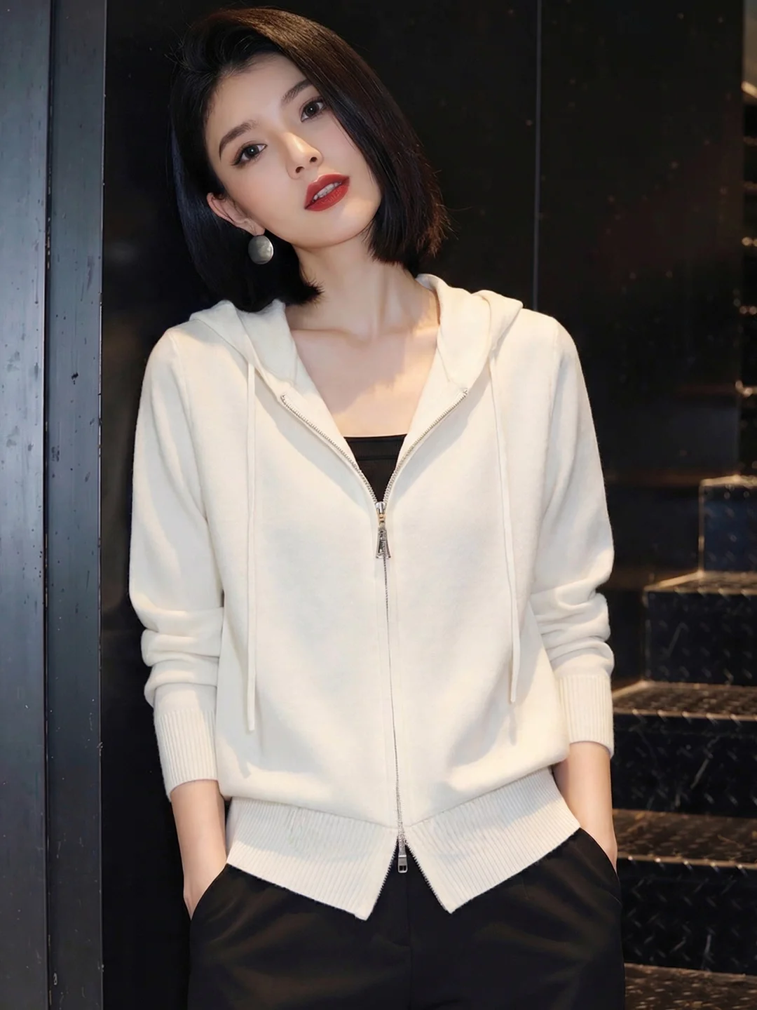 

Модная европейская вязаная кофта-свитер премиум-класса с двойной молнией, облегающий крой, длина 60 см, обхват груди 6 см.