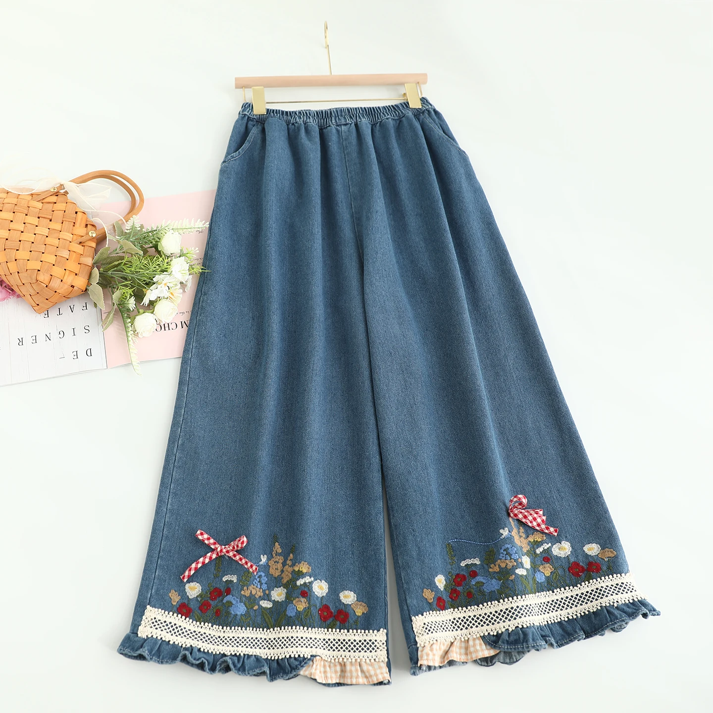 和風モリガール風リボン花柄刺繍フリルデニムワイドレッグパンツ女性用ゴムウエストカジュアルルーズストレートジーンズパンツ