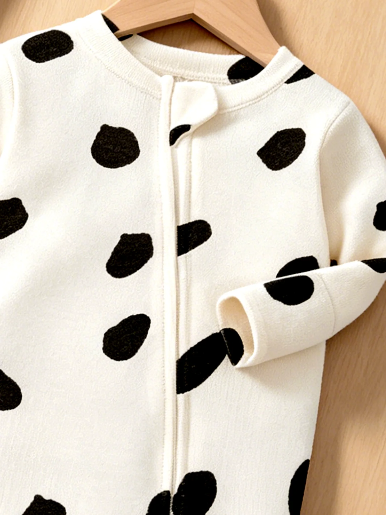 TtkaaBaby Knitted Cotton Polka Dot Floral Footed Long-Sleeve Zipper Baby Two-Piece Romper Set—Birth Gift, Korean-Style, Gentle