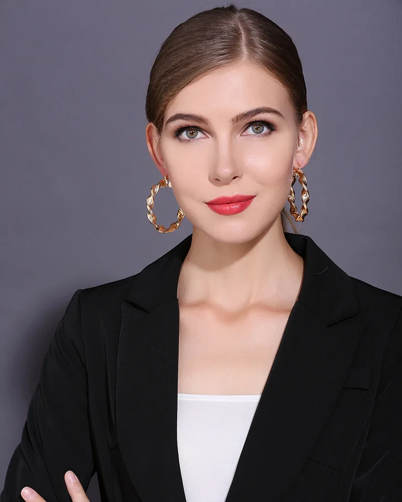 18K Gold Plated Copper round Big Twist Hoop Earrings for Women Fashionable Jewelry Accessory Trendy Party Gift