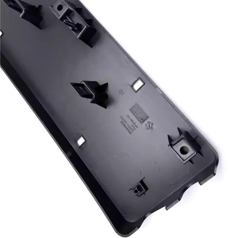 

Крепление номерного знака переднего бампера SA3HDA-2803781 для BYD Song Plus DM-i Intelligent Driving Edition SA3HDA2803781