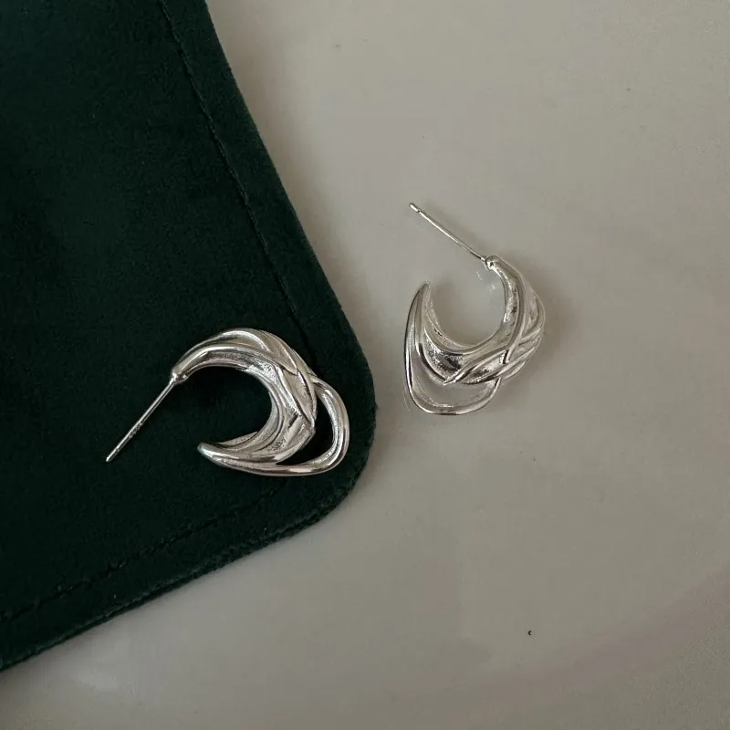 

S925 Sterling Silver Niche Design Sense Multi-layer Hollow Curved Hook Earrings Wind Simple Woven Retro Earrings