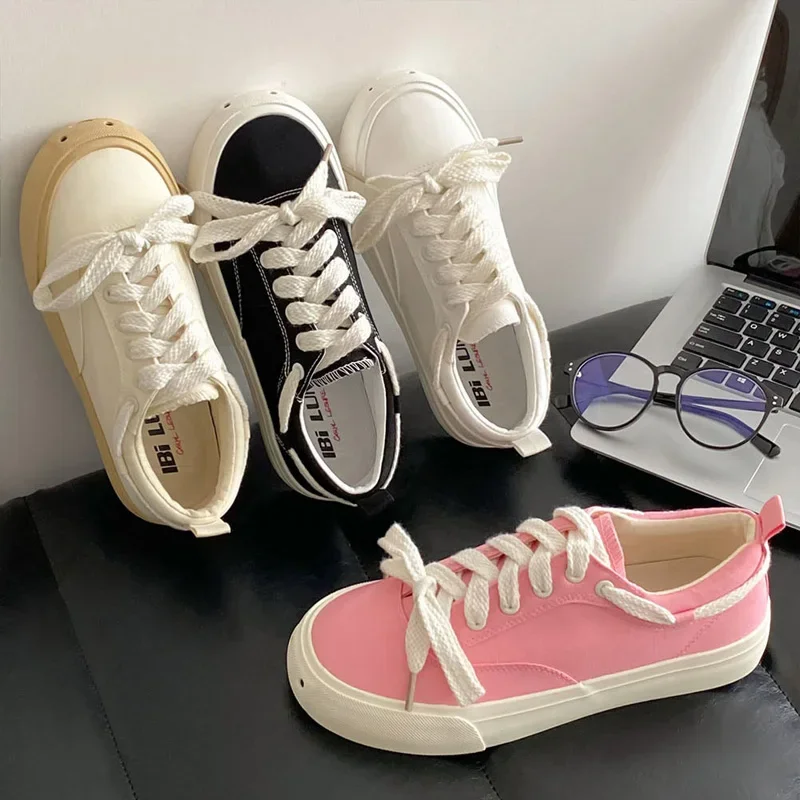 Women's Breathable Canvas Shoes 2024 Cute Smiling Face Girls Sneakers Fashion Platform Flats Trainers Lace-up Casual Skate Shoes