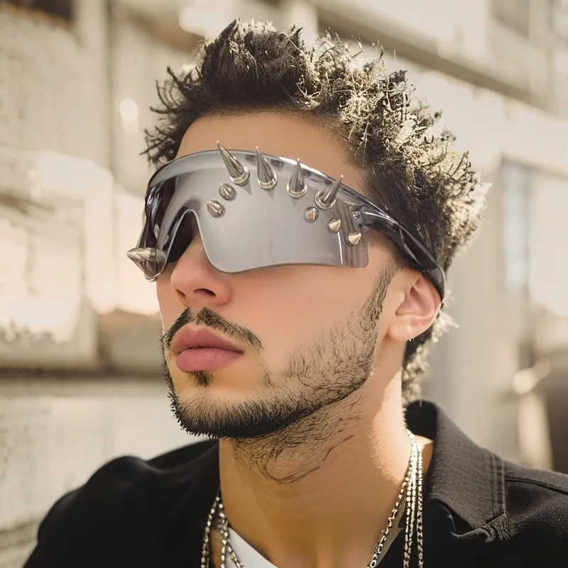 

New 2025 Fashion Rivet Decorative Personality Sunglasses Men Women Punk Big Frame Cool Sense Trendy One-piece Sun Glasses Unisex