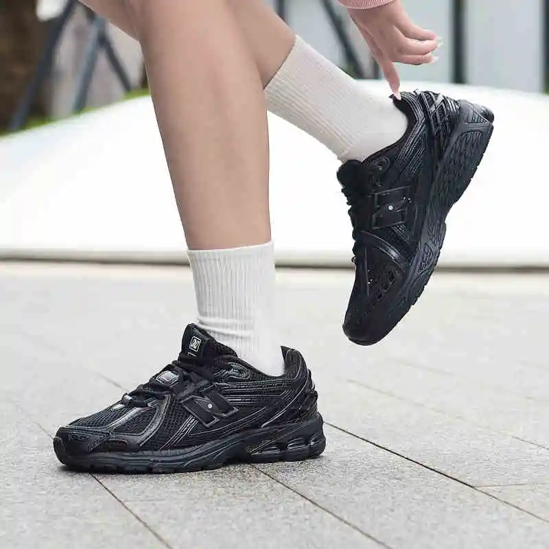 New all black dad shoes for men and women, black warrior N-shaped sports and leisure shoes, mesh breathable women's shoes