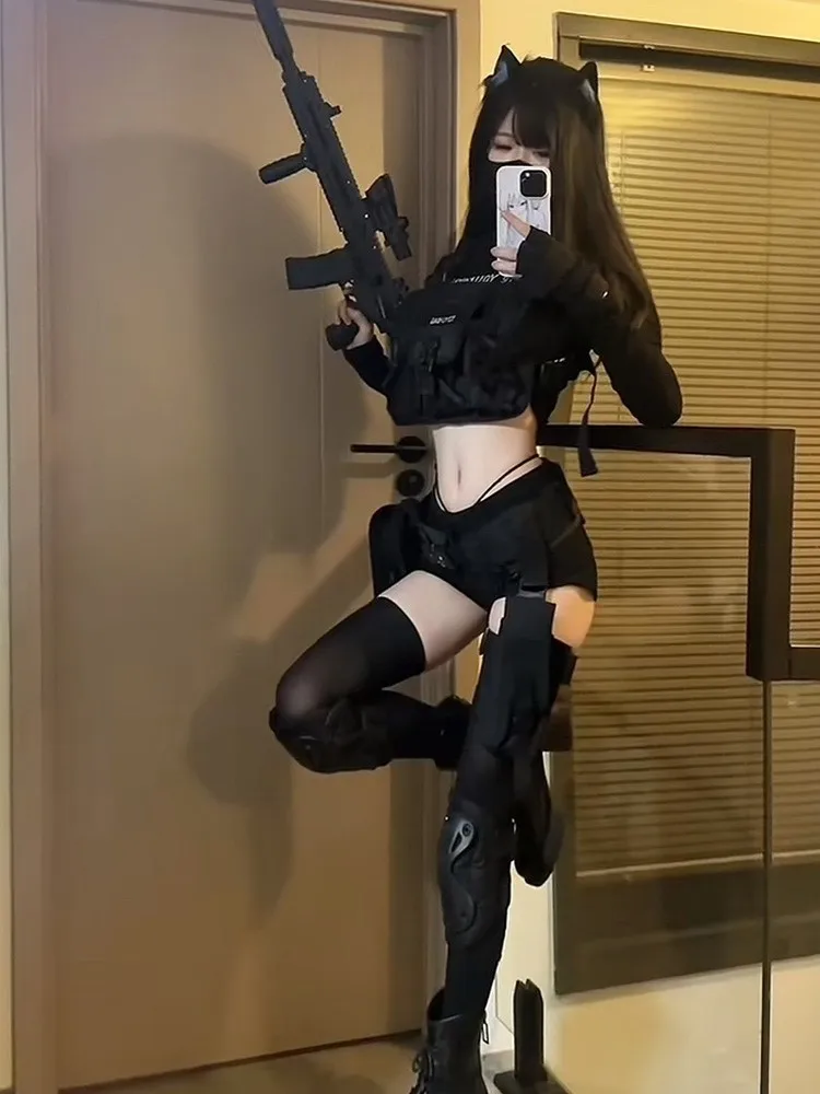 

The cover is a costume suit tactical girl army house cosplay