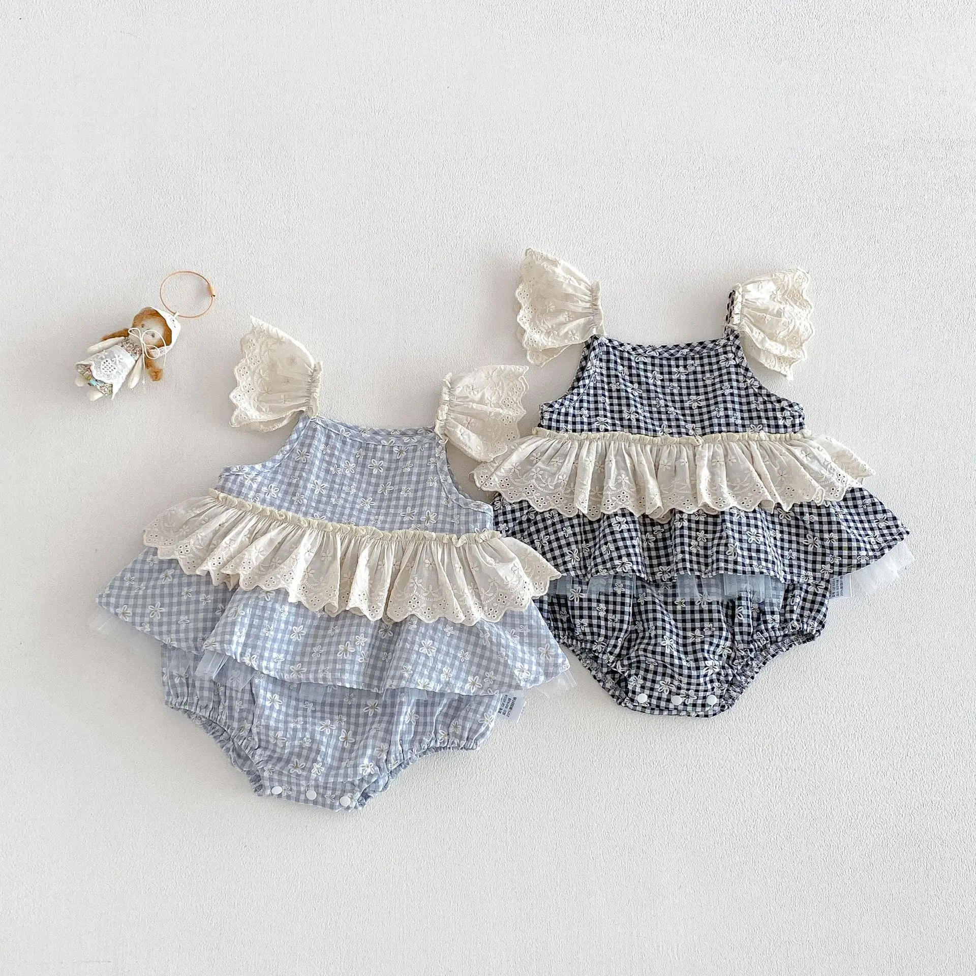 

2026 Summer New Baby Girl Cute Flying Sleeve Bodysuit Dress Cotton Infant Girl Sweet Lace Plaid Jumpsuit Toddler Clothes 0-24M