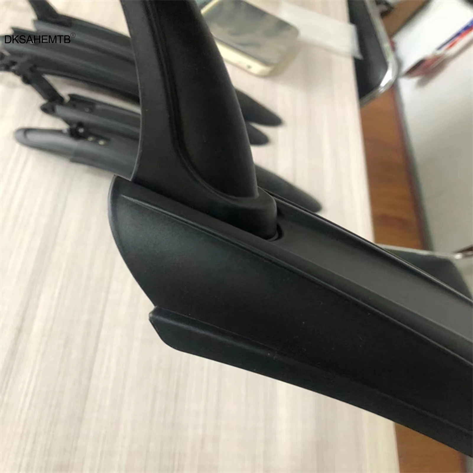 

Universal Cycling Mudguard Quick Detachable Dovetail Mudguard For MTB Road Bike Practical Cycling Mud Removal Tools Bicycle Tool
