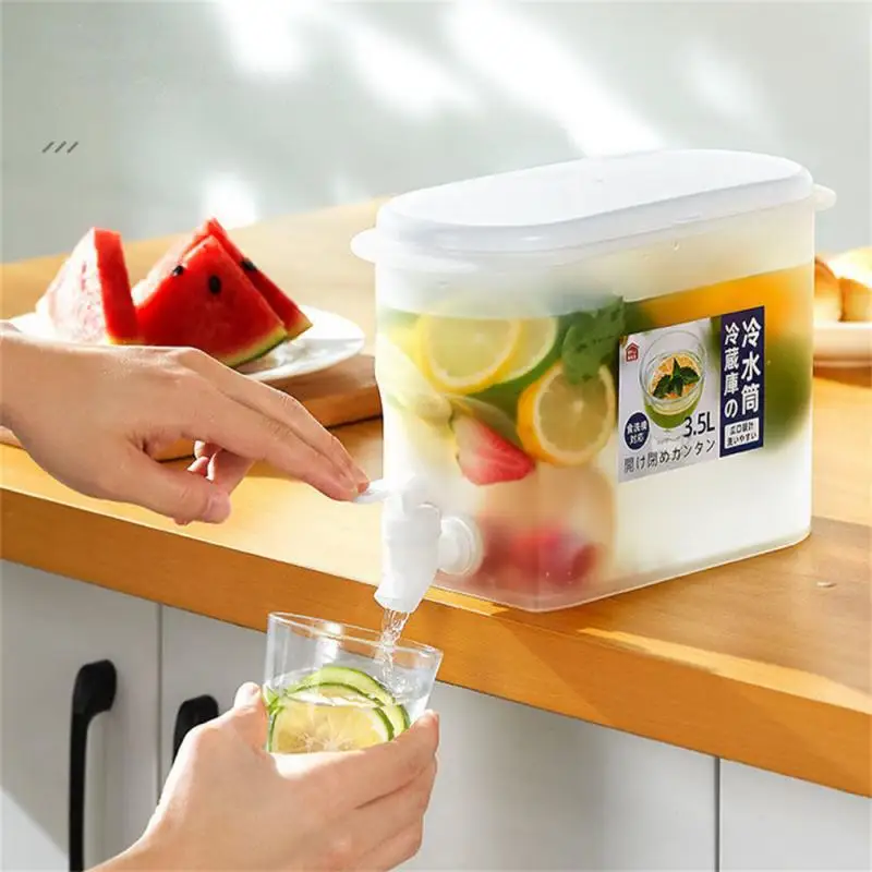 Cold Water Bucket With Faucet Refrigerator Jug Dispenser Water Kettle Summer Fruit Juice Drink Container Fridge Pots Pitcher