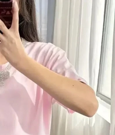 

Женская розовая футболка с бриллиантами, повседневный женский топ с короткими рукавами и круглым вырезом