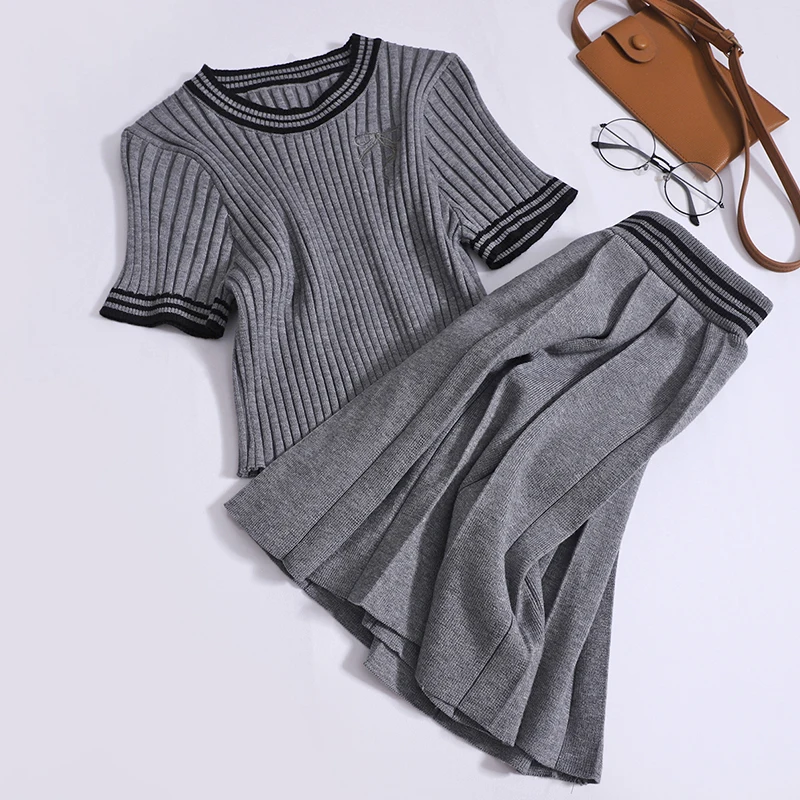 Summe Korean Fashion Knitted Set Women\'s Round Neck Bow Embroidery Short Knit Sweater + Slim Pleated Mini Skirt Two Pieces Suits