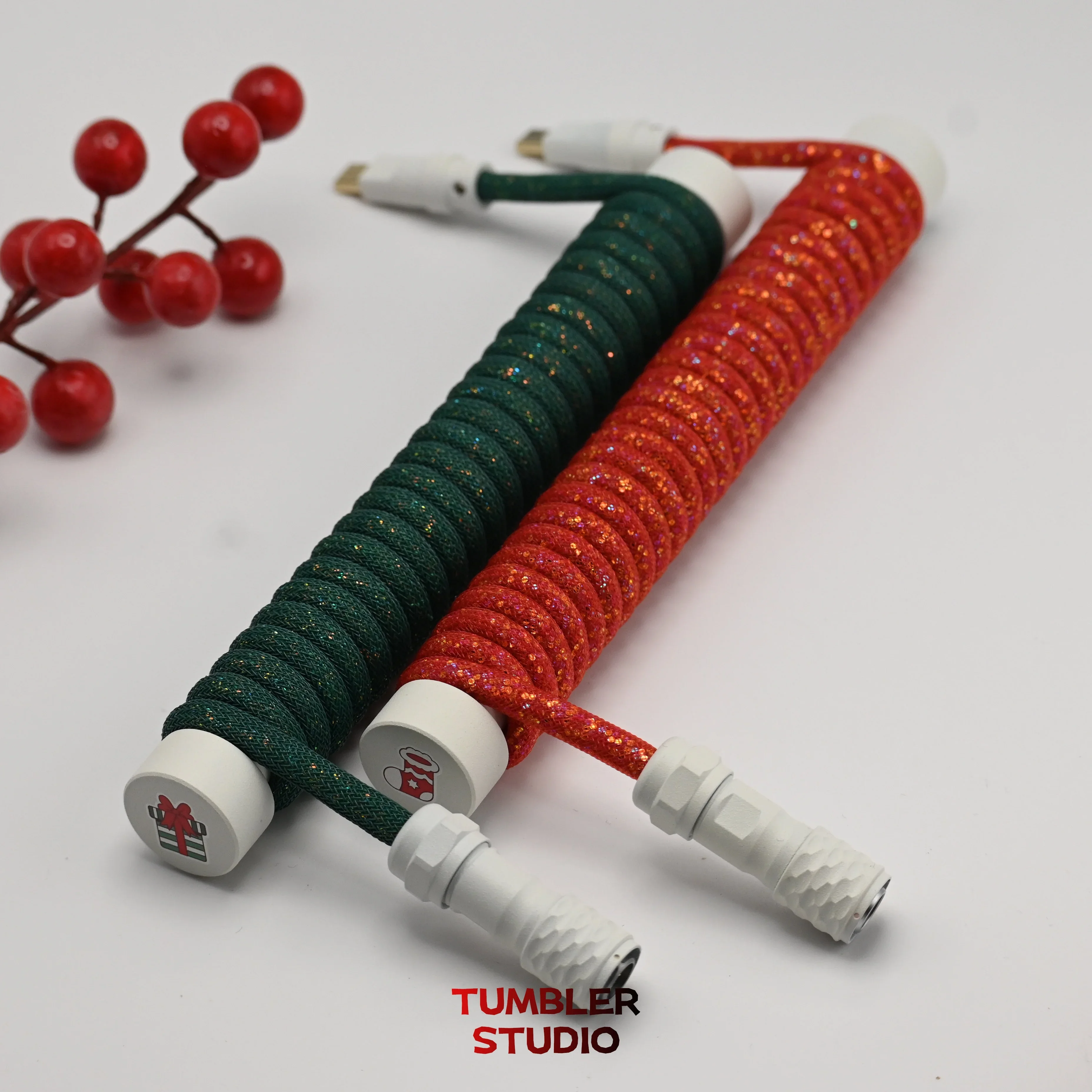 Tumbler Studio Christmas Theme Red Green Custom Mechanical Keyboard Aviator Cable Coiled Gaming Cord Magnetic Switch Accessory
