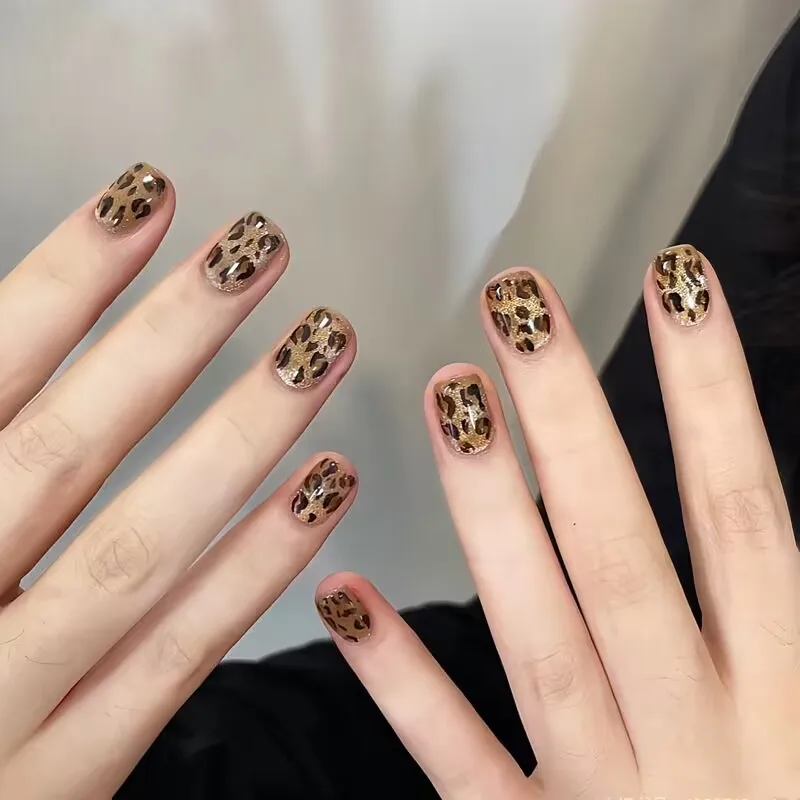 Handmade Press on Nails Leopard Print Cat Eye Fake Nail Tips for Women Hot Cool Girl Wearable Detachable Shiny Short False Nails