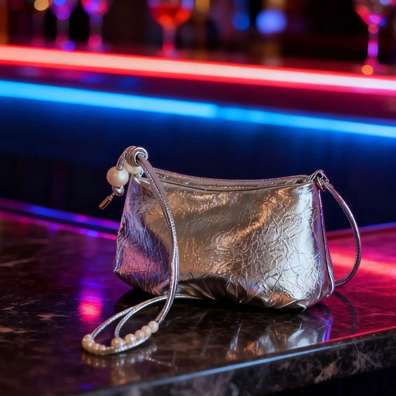 

2025 Summer New Fashionable Shoulder Bag Korean Version Crossbody Bag Design Sense Pleated Silver Underarm Bag