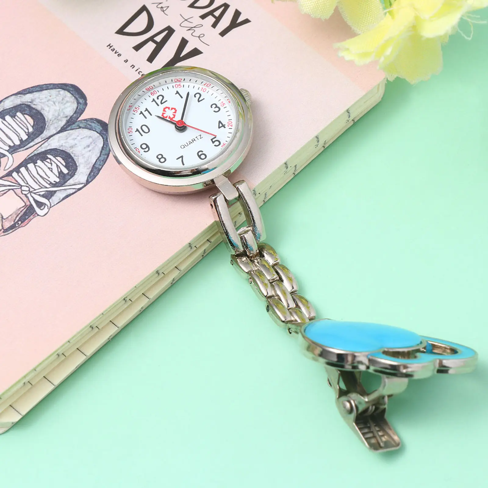 relogio-de-bolso-em-formato-de-coracao-branco-a-prova-d'agua-leve-pequeno-criativo-para-uso-em-enfermagem-penduravel-decoracao-uso-fashion