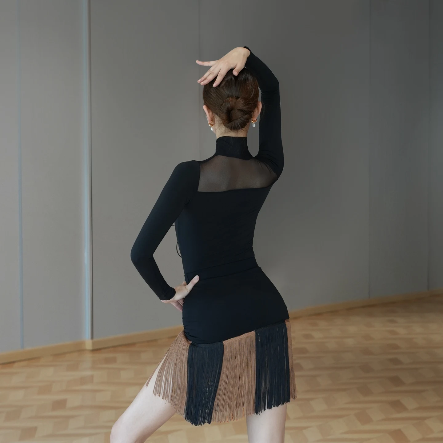 Adults Chacha Latin Dance Competition Costume Women Latin Dance Clothing Ladies Latin Top Fringed Skirt Stage Clothes XS10269