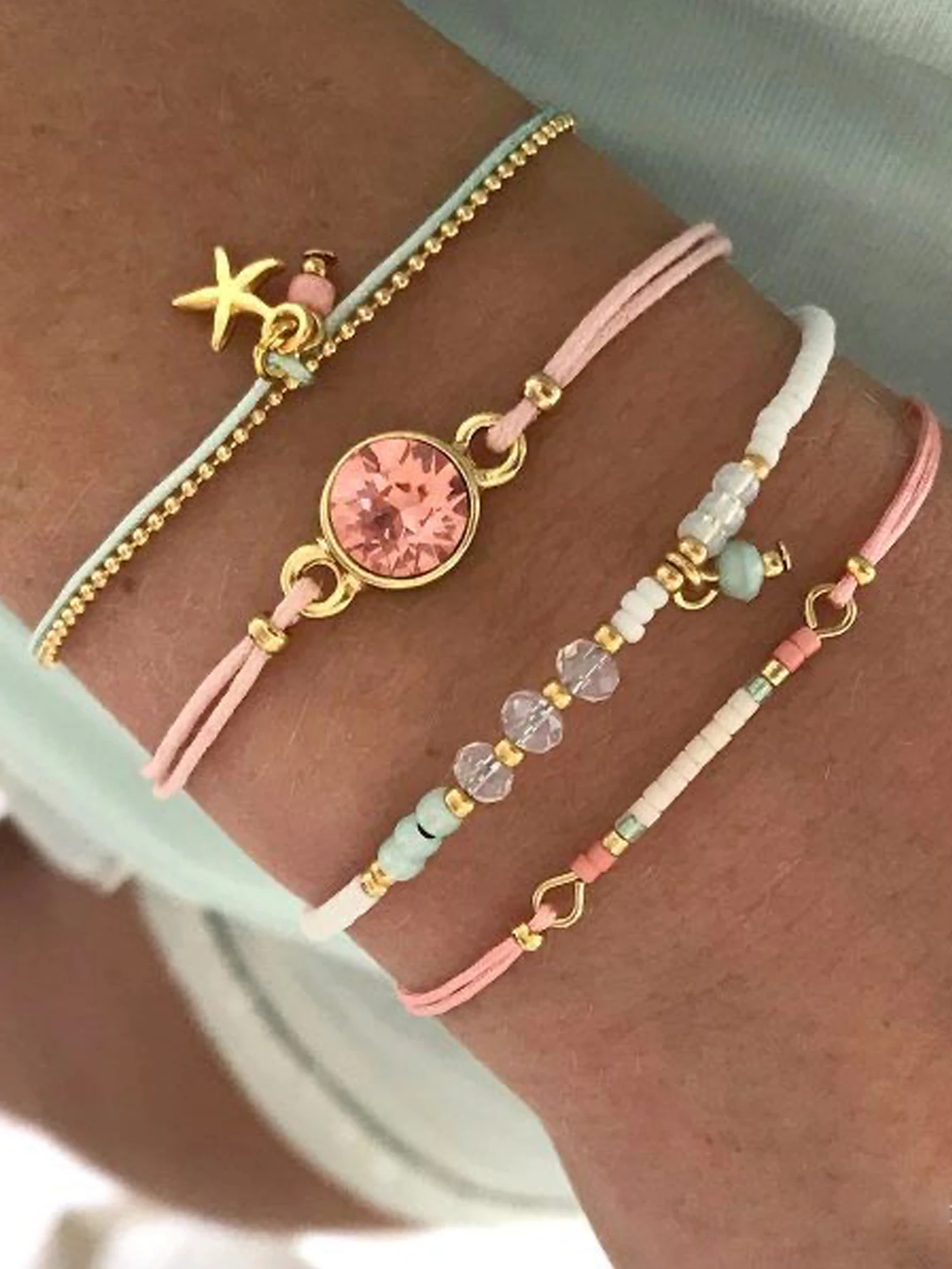 Conjunto de pulsera de moda para mujer, 4 Uds., cuentas coloridas exquisitas, colgante de cuerda hecho a mano de imitación, regalo apilable para vacaciones de mejor amigo