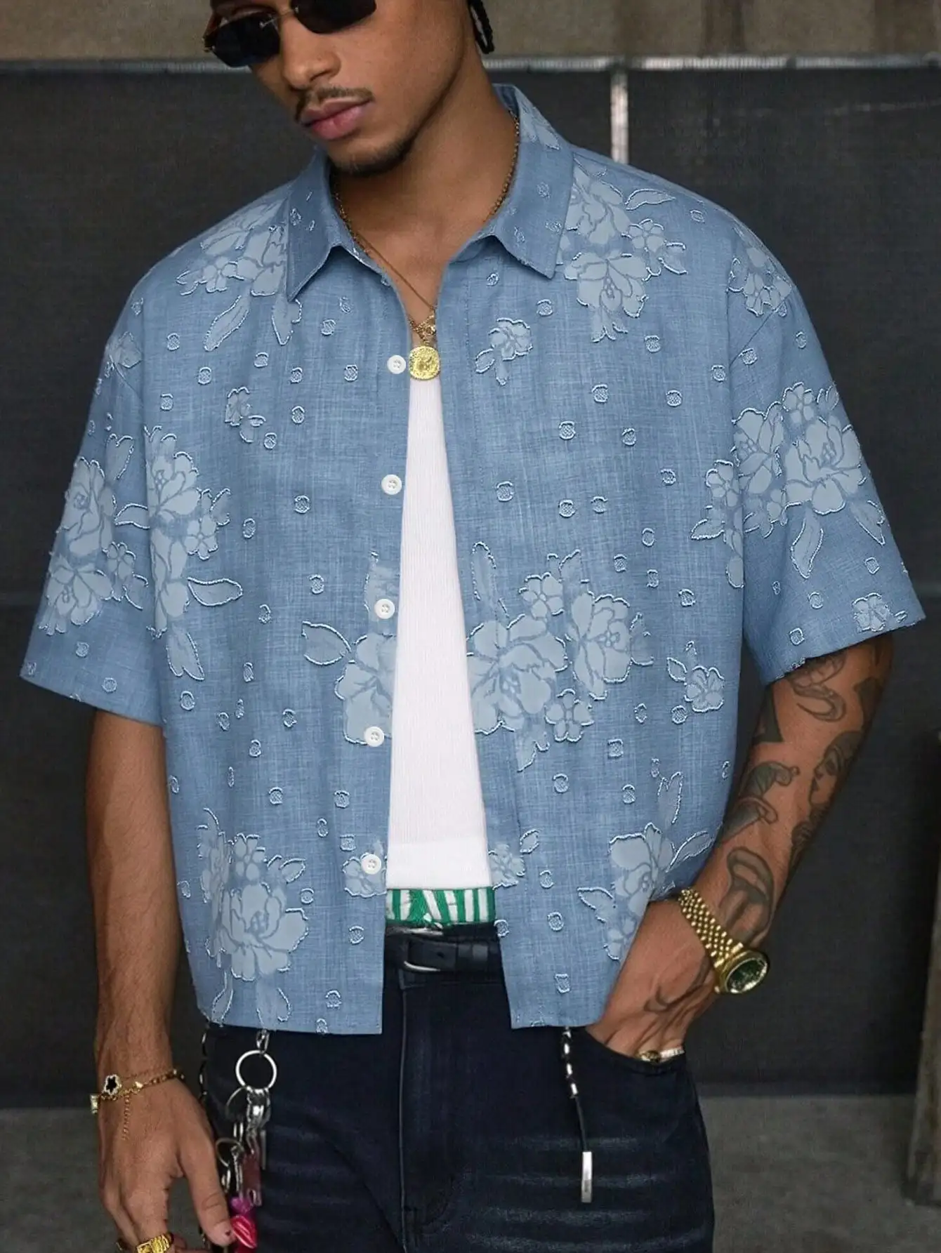 

DIYIE Multi-Size Fashion Streetwear-Inspired Turn-Down Collar Loose Fit Short Sleeve Blue Button Up Shirt For Men