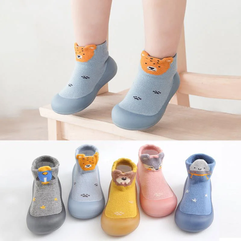 

Детская прогулочная обувь, Нескользящие дышащие тапочки для младенцев с мягкой резиновой подошвой, крошечные носки с героями мультфильмов для девочек и мальчиков