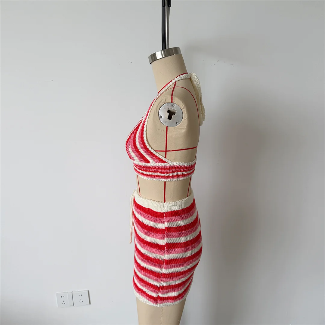 Gestreiftes zweiteiliges Set mit Neckholder, gehäkelte Tunika, Strandkleid, Strandmode, Damen V8247 – Detail 7
