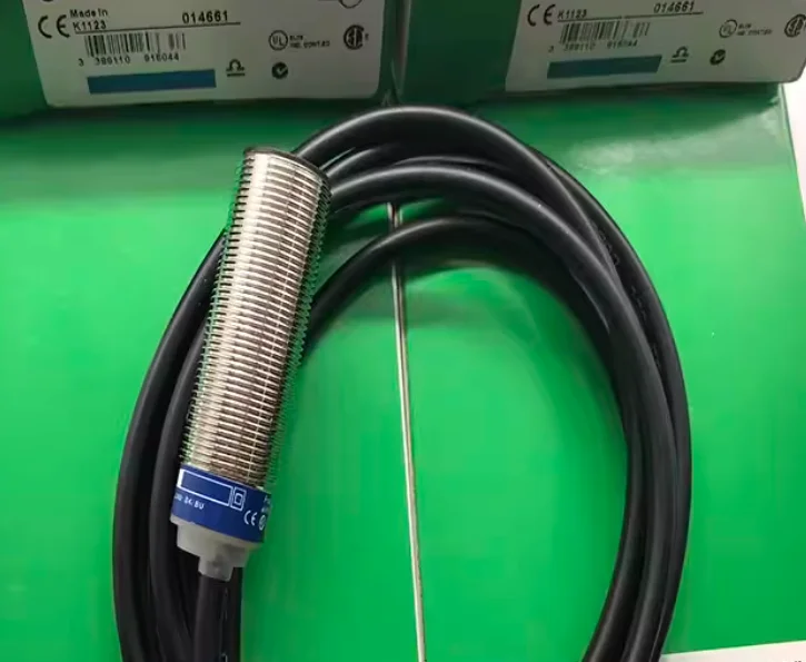 

3 шт. Новые бесконтактные выключатели XS1M18NA370 XS1M18PA370