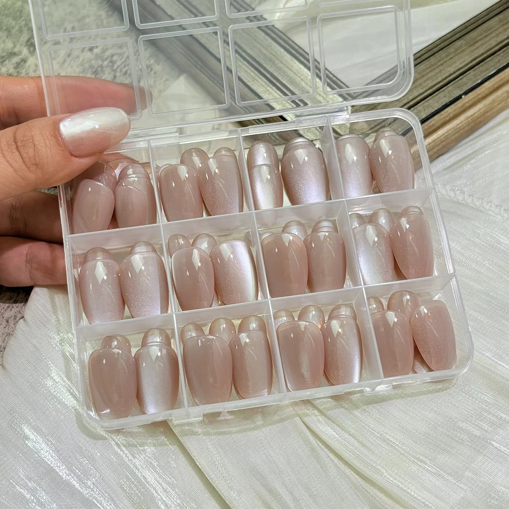 144 stuks naakt roze glitter cat eye nepnagels korte ovale jelly cat's eye volledige dekking druk op nagels voor vrouwen draagbare kunstnagels #
