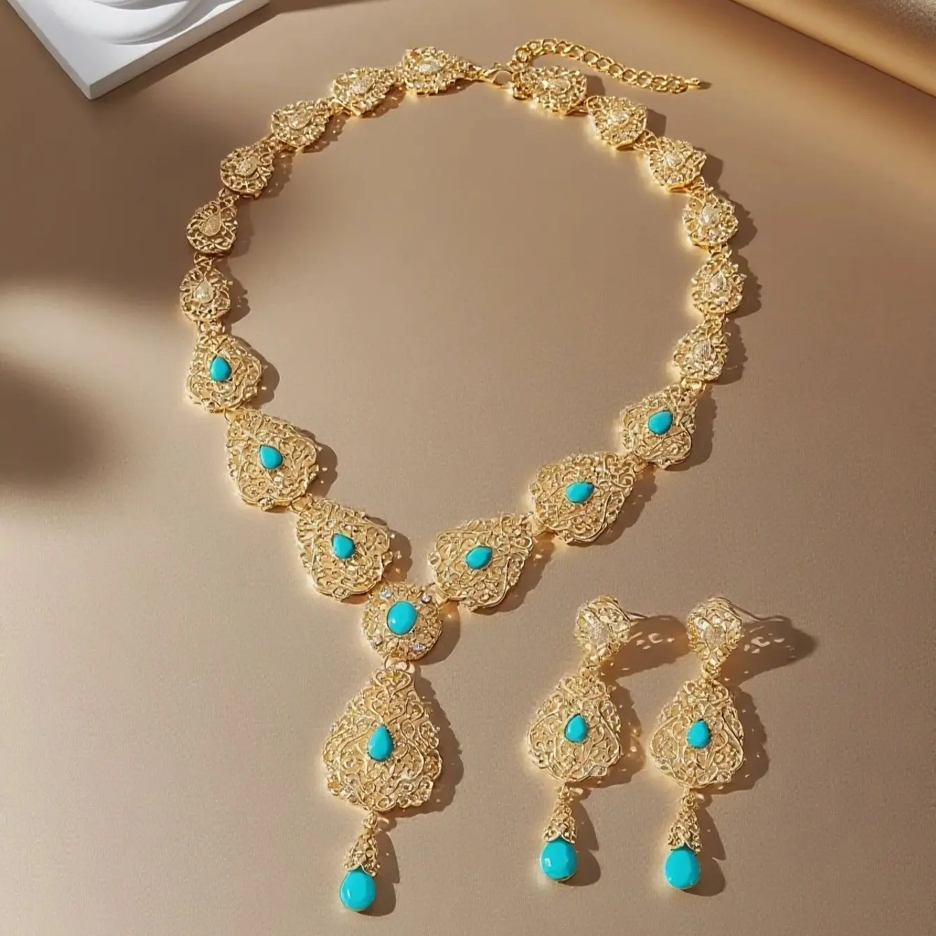 

Herseygold Moroccan Trendy Neckace Set for Women Green Rhinestone Gold Plated Zinc Alloy Bridal Jewelry Set Ethnic Wedding
