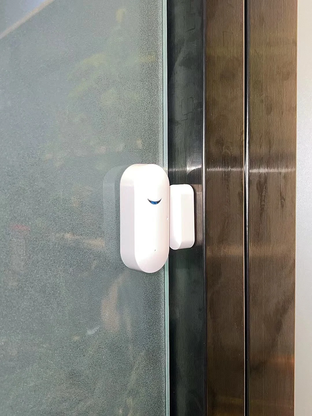 Door magnetic alarm WiFi door magnetic alarm Home door and window sensor Door magnetic switch graffiti smart APP