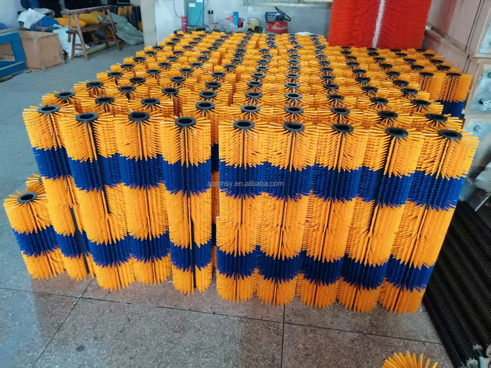 Small Cattle Body Brush Livestock Massage Roller Brush for Horse Cleaning