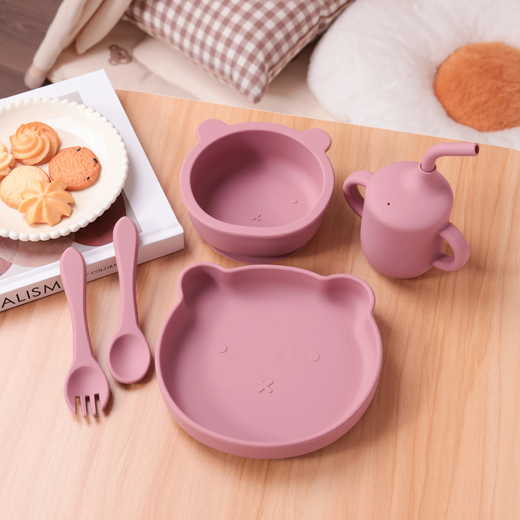 Juego de alimentación de silicona para niños, 5 uds., platos Dihes con forma de oso, cuenco antideslizante, tenedor de entrenamiento, cuchara, taza para sorber, material para bebés de alta calidad