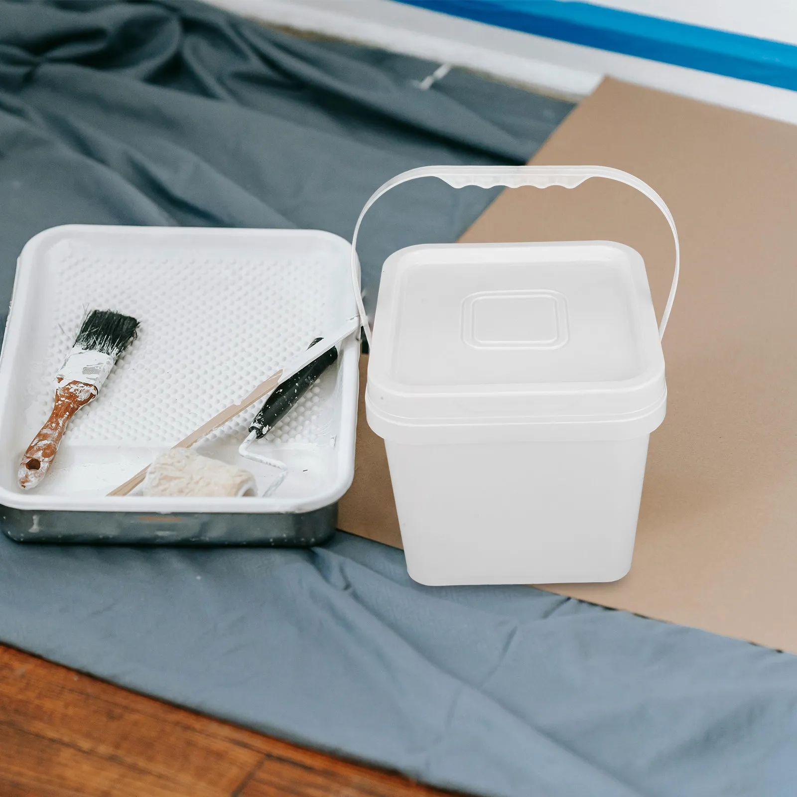 5L White Paint Storage Bucket with Tight Seal Lid Comfort Grip Handle Sturdy Plastic Container for Artists Contractors Home