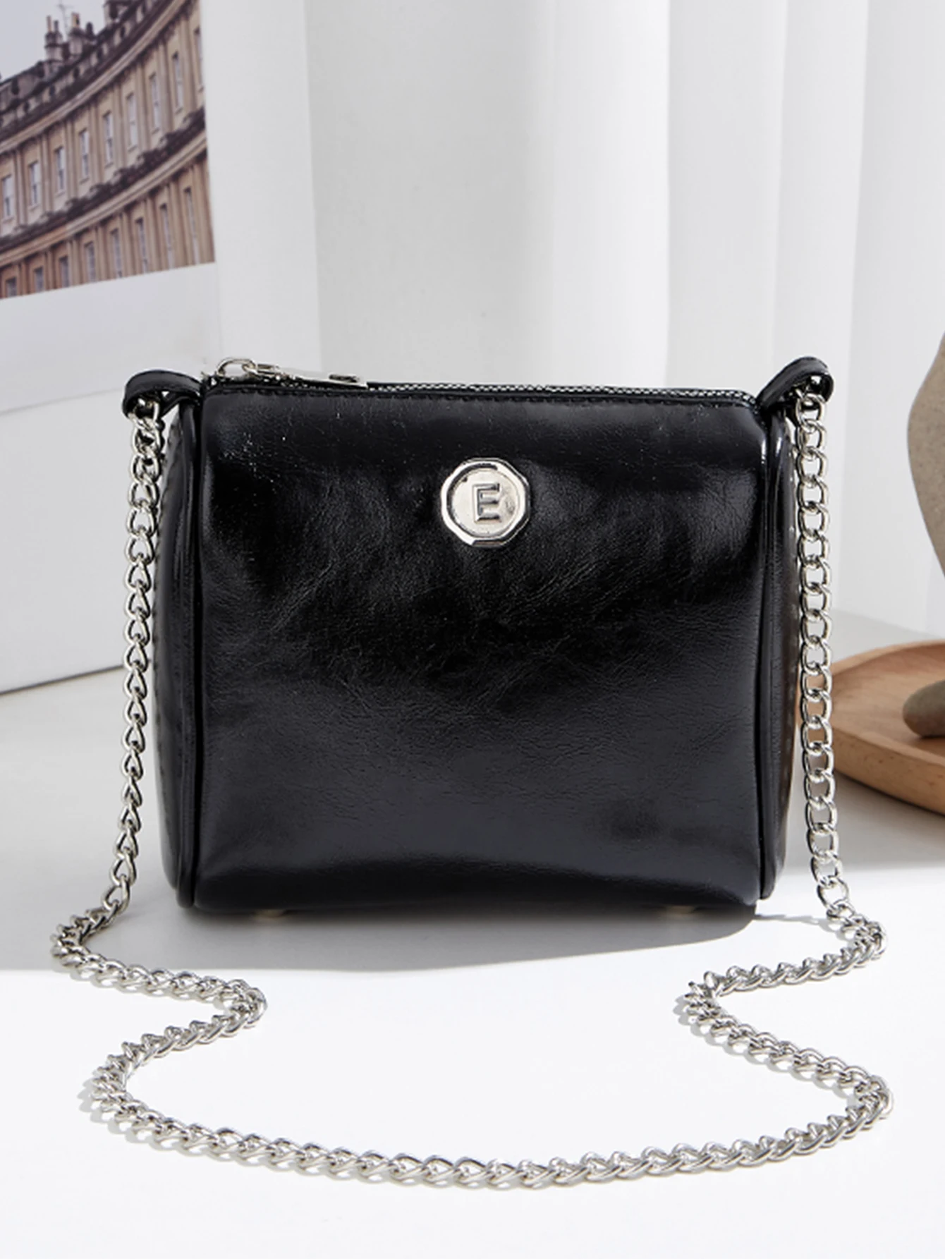 

New Style Chain-Detailed Solid-Color Fashionable Versatile Women's Minimalist Crossbody Small Square Bag