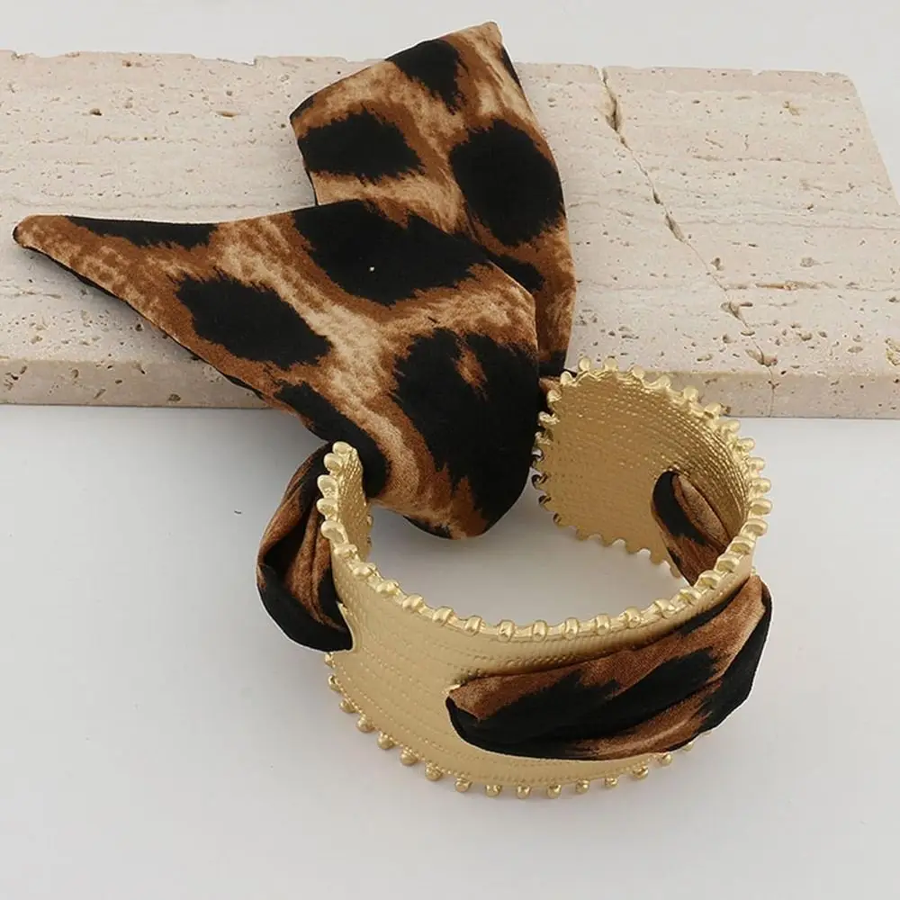 다채로운 실크 스카프 팔찌 빈티지 쥬얼리 액세서리 커프 팔찌 보헤미안 속이 빈 무광택 커프 팔찌