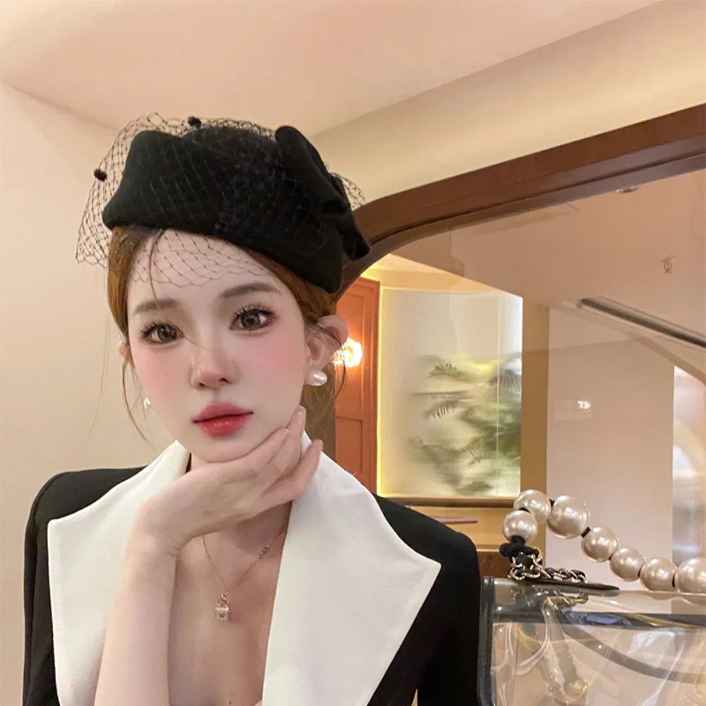 

Fashion British Style Wool Bow Hat with Veil Cashmere Sweet Pillbox Hat Photography Decoration Elegant Fascinator Hat Wedding