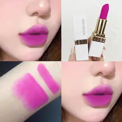 Rouge à lèvres rose violet µ, maquillage cosmétique