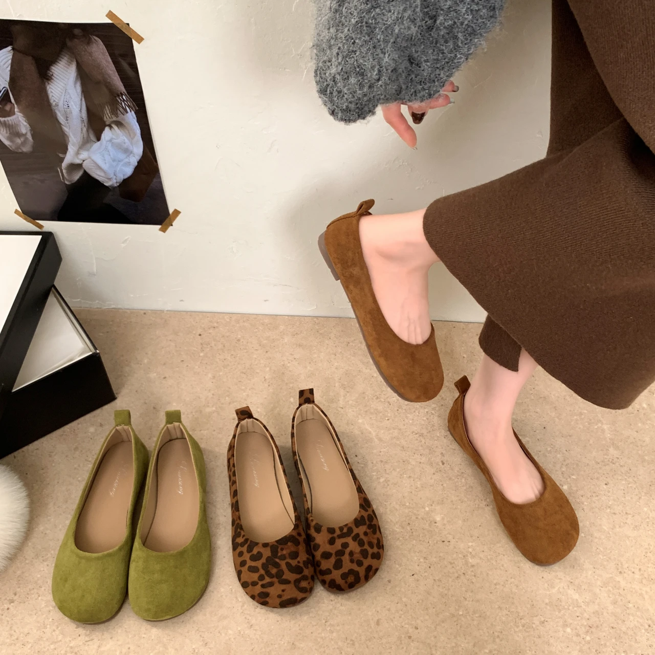Damen-Ballerinas aus Wildleder mit runder Zehenpartie, Slip-On, weiche, lässige flache Schuhe – Detail 5