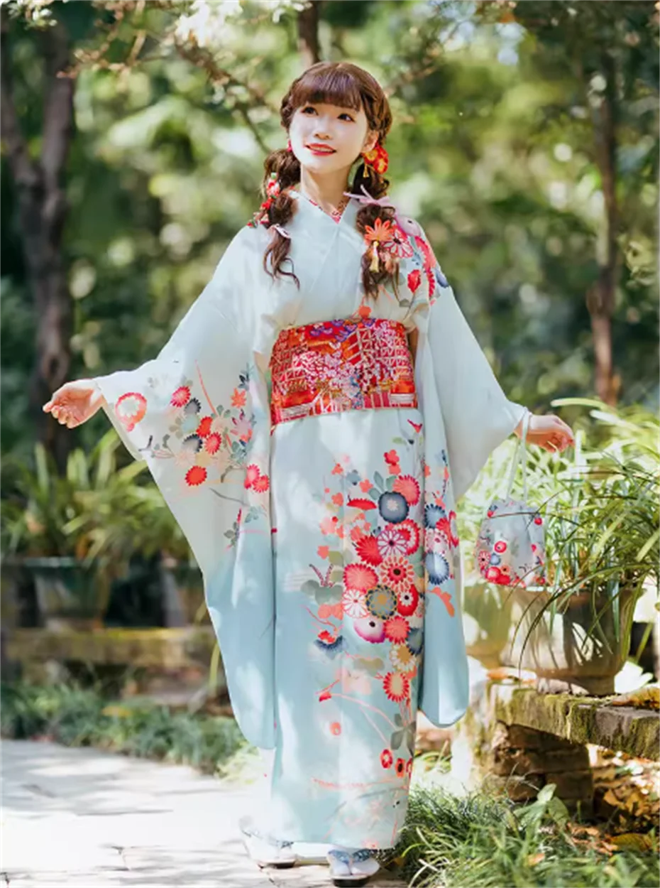 

Summer formal Japanese kimono