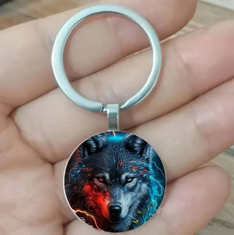 Handmade glass wolf keychain, circular wolf pendant, perfect for graduation ceremonies, birthdays, party gifts, Christmas gifts